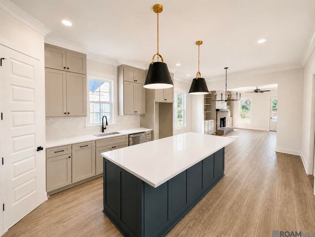 4063 Memorial Square, Zachary, LA 70791