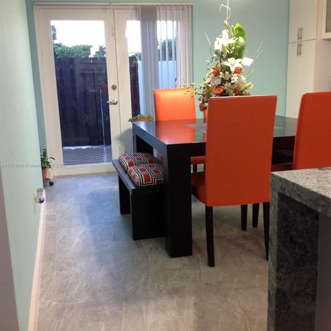 10454 NW 5th Ter 4-30, Miami, FL 33172