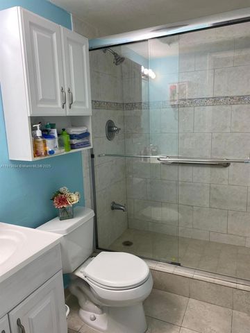10454 NW 5th Ter 4-30, Miami, FL 33172