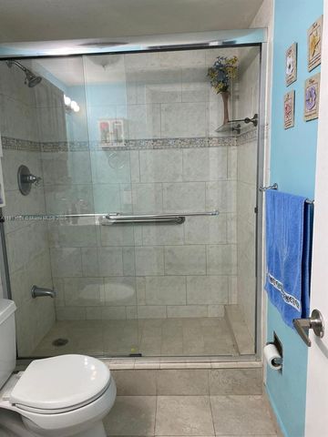 10454 NW 5th Ter 4-30, Miami, FL 33172