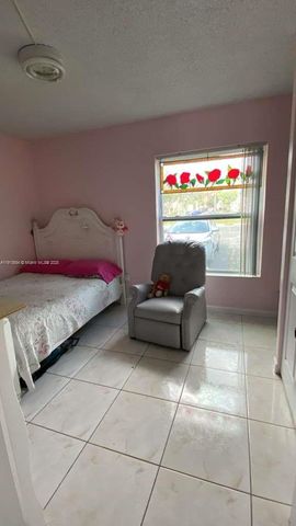 10454 NW 5th Ter 4-30, Miami, FL 33172