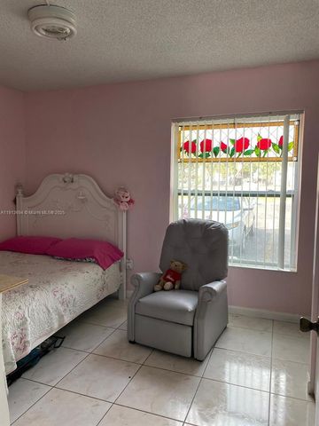 10454 NW 5th Ter 4-30, Miami, FL 33172