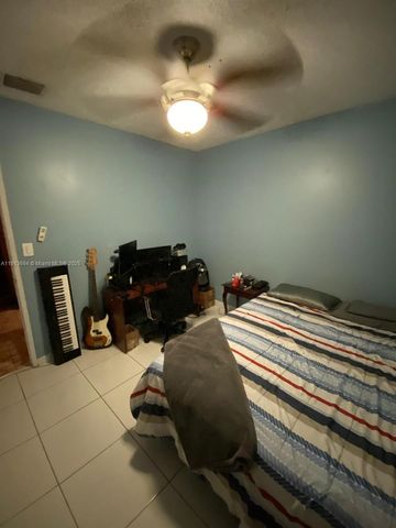10454 NW 5th Ter 4-30, Miami, FL 33172