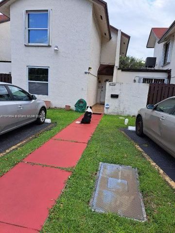 10454 NW 5th Ter 4-30, Miami, FL 33172