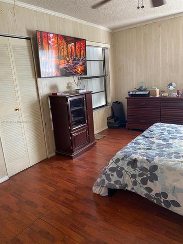 10454 NW 5th Ter 4-30, Miami, FL 33172