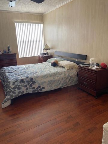 10454 NW 5th Ter 4-30, Miami, FL 33172