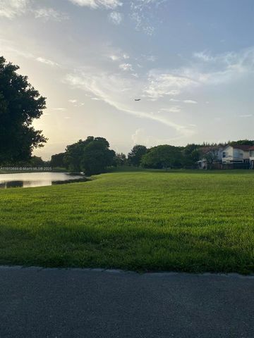 10454 NW 5th Ter 4-30, Miami, FL 33172