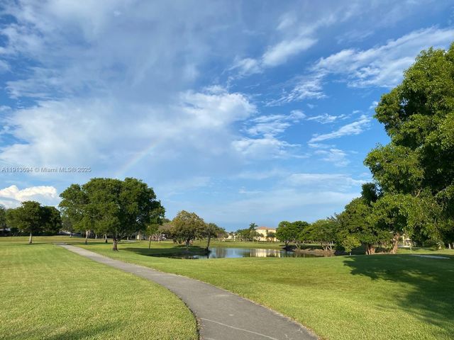 10454 NW 5th Ter 4-30, Miami, FL 33172