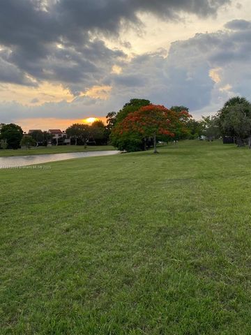 10454 NW 5th Ter 4-30, Miami, FL 33172