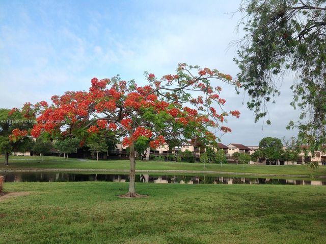 10454 NW 5th Ter 4-30, Miami, FL 33172