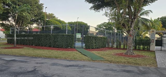 10454 NW 5th Ter 4-30, Miami, FL 33172