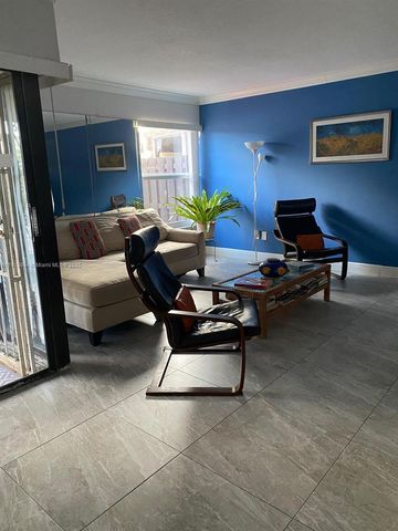 10454 NW 5th Ter 4-30, Miami, FL 33172