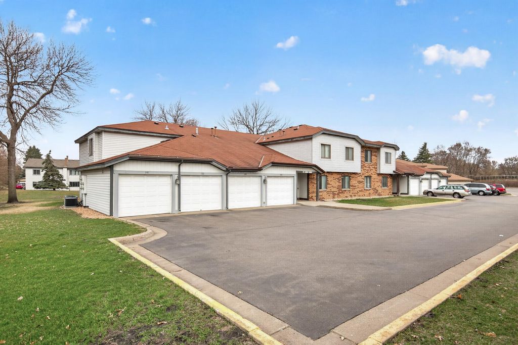 20 94th Circle NW 203NW, Coon Rapids, MN 55448