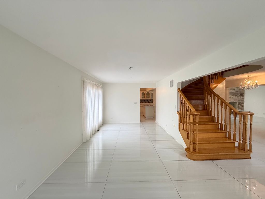 8516 Moody Avenue, Burbank, IL 60459 — photo 3