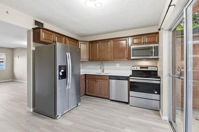 541 NW 82nd 377, Miami, FL 33126