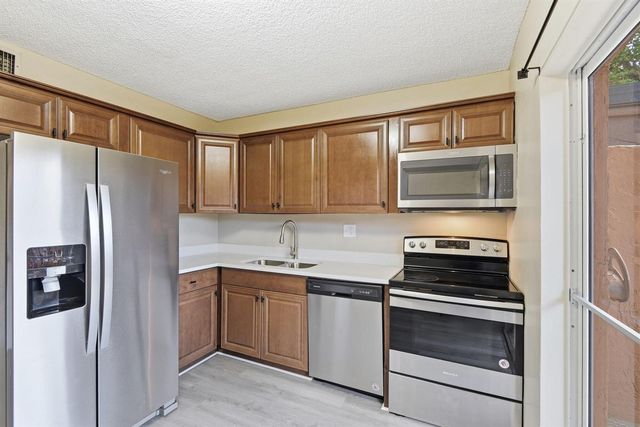 541 NW 82nd 377, Miami, FL 33126