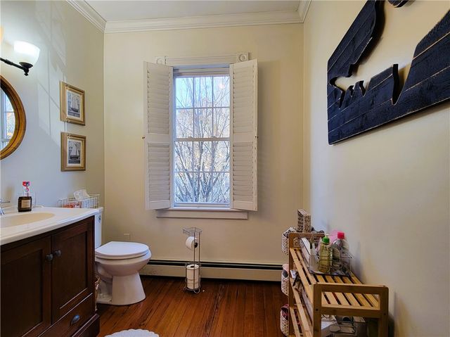 102 Broadway 2B, Newport, RI 02840