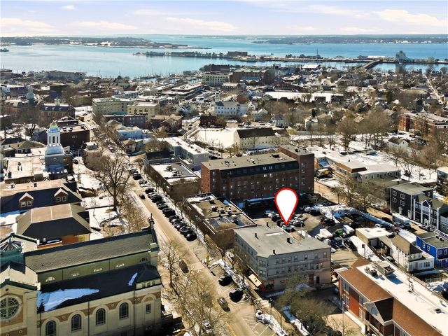 102 Broadway 2B, Newport, RI 02840