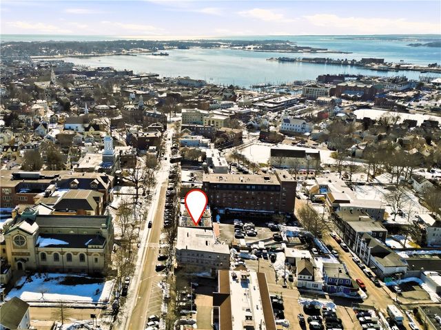 102 Broadway 2B, Newport, RI 02840