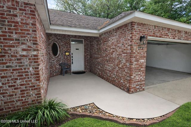 913 Park Row Avenue, Long Beach, MS 39560