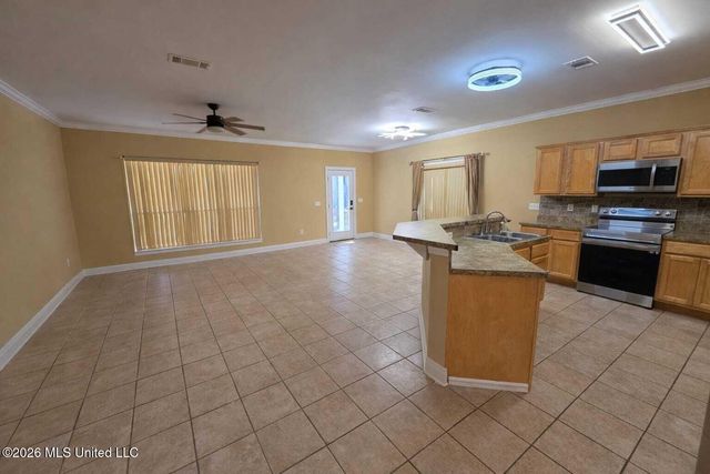 913 Park Row Avenue, Long Beach, MS 39560