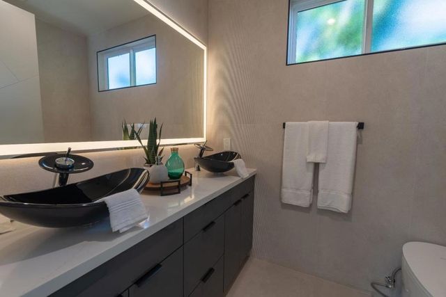 741 Borregas Avenue, Sunnyvale, CA 94085