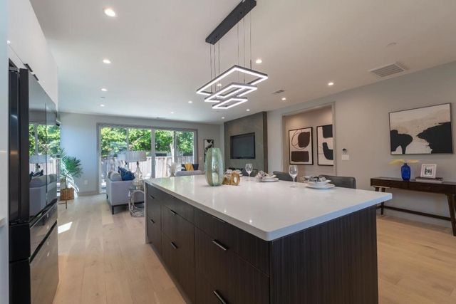 741 Borregas Avenue, Sunnyvale, CA 94085