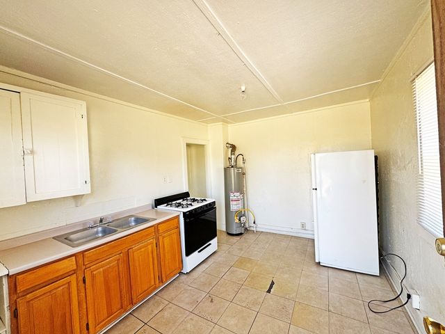 204 N Garnet Ave, Alpine, TX 79830