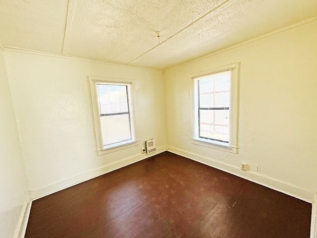 204 N Garnet Ave, Alpine, TX 79830