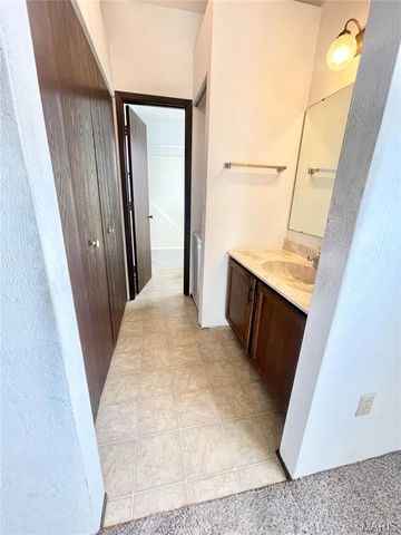 141 ASHLEY Drive, Fairview Heights, IL 62208