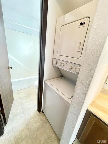 141 ASHLEY Drive, Fairview Heights, IL 62208