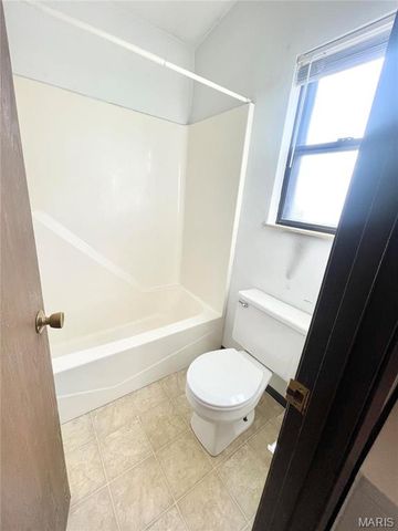 141 ASHLEY Drive, Fairview Heights, IL 62208