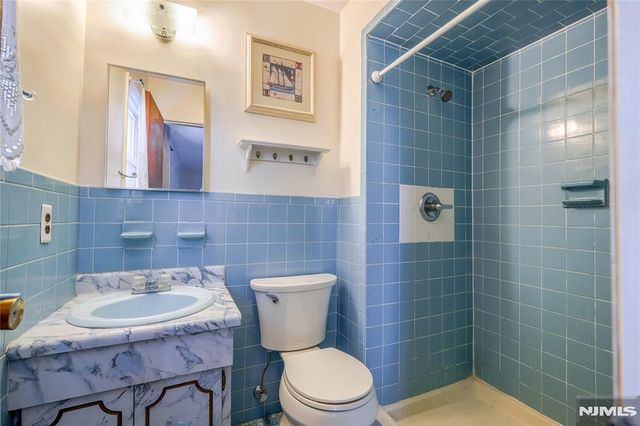 17A Garden Drive, Elmwood Park, NJ 07407