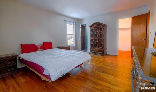 17A Garden Drive, Elmwood Park, NJ 07407