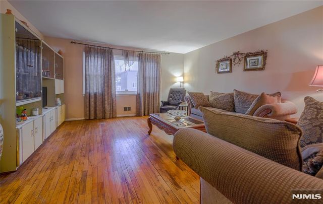 17A Garden Drive, Elmwood Park, NJ 07407