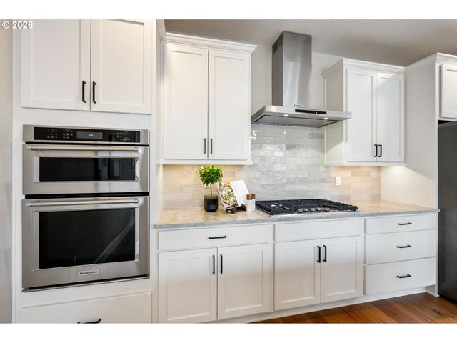 11614 Nw KEARNEY St, Portland, OR 97229