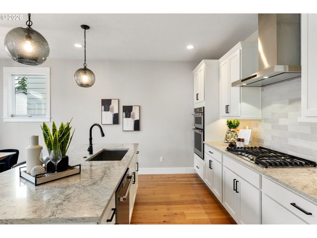 11614 Nw KEARNEY St, Portland, OR 97229