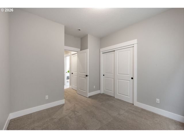 11614 Nw KEARNEY St, Portland, OR 97229