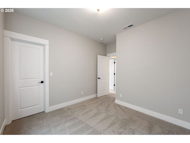 11614 Nw KEARNEY St, Portland, OR 97229