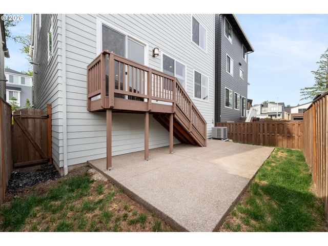 11614 Nw KEARNEY St, Portland, OR 97229