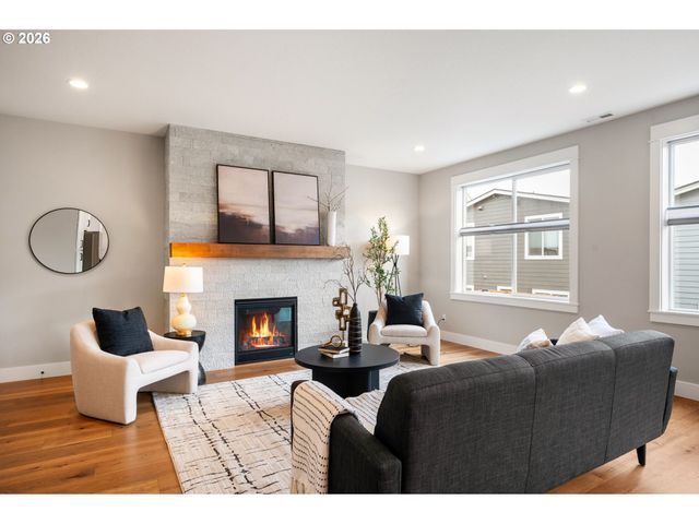 11614 Nw KEARNEY St, Portland, OR 97229