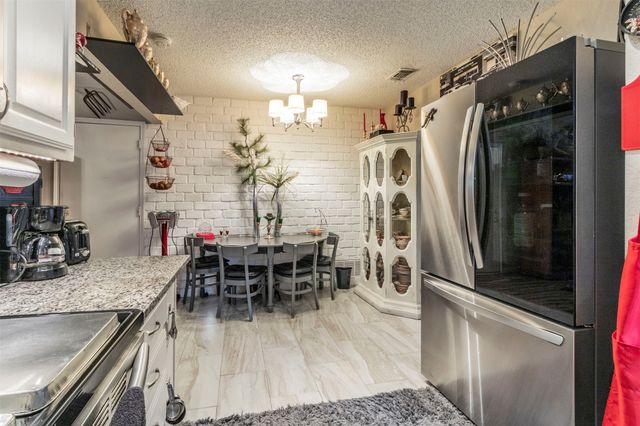 5818 Santa Fe Drive, Arlington, TX 76017