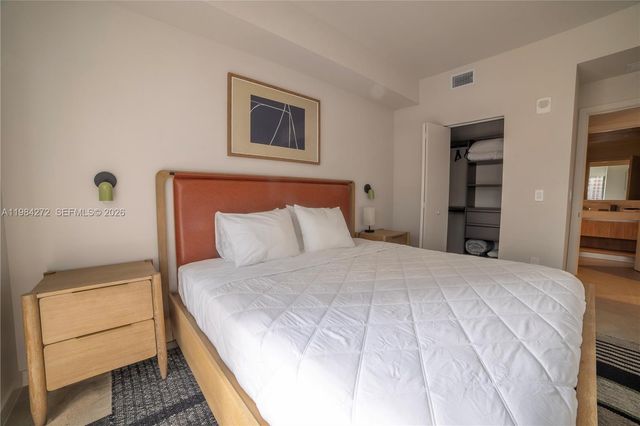 11 NE 6TH 1403, Miami, FL 33132