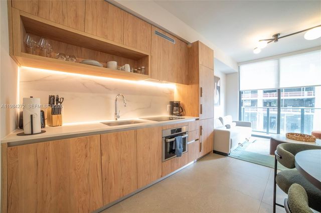 11 NE 6TH 1403, Miami, FL 33132