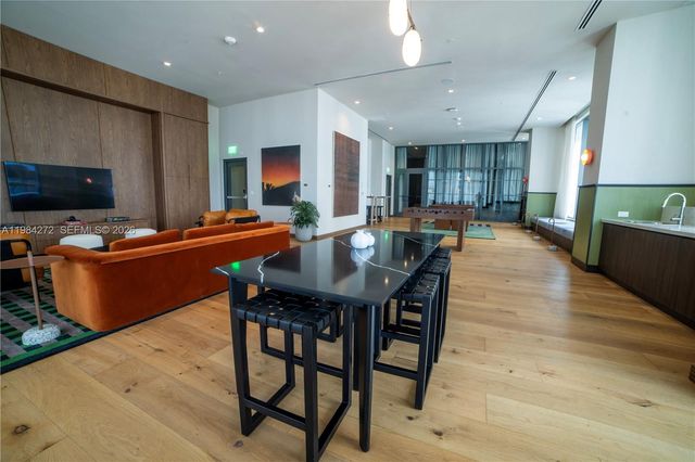 11 NE 6TH 1403, Miami, FL 33132