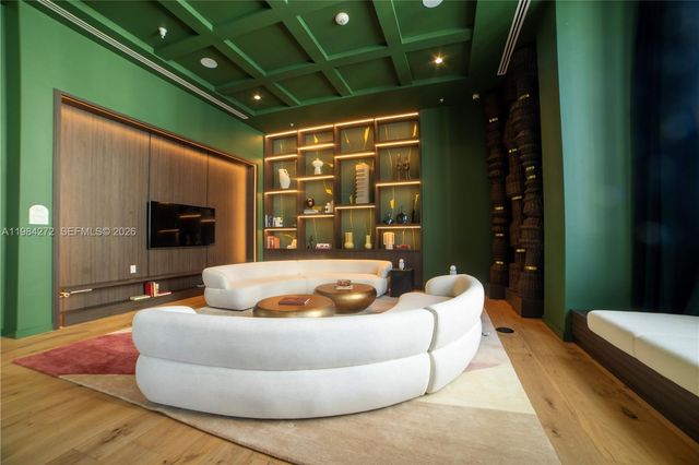 11 NE 6TH 1403, Miami, FL 33132