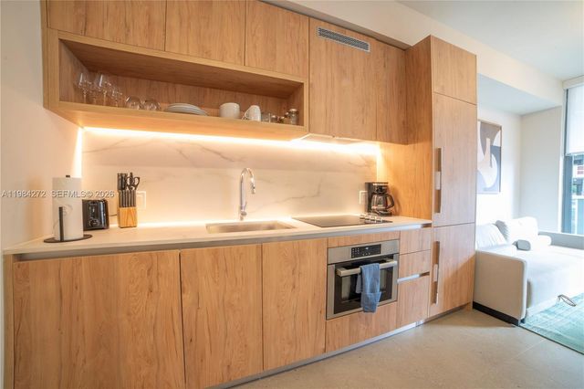 11 NE 6TH 1403, Miami, FL 33132