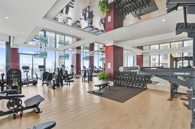 11 NE 6TH 1403, Miami, FL 33132