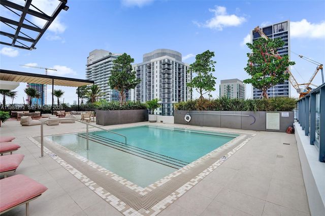 11 NE 6TH 1403, Miami, FL 33132