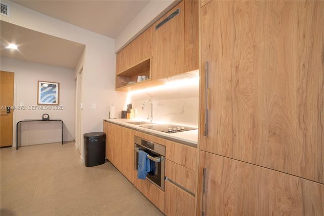 11 NE 6TH 1403, Miami, FL 33132